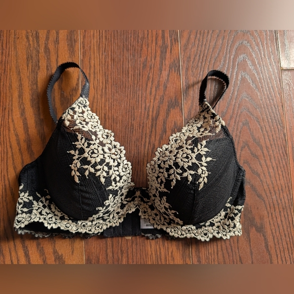 Wacoal Elegant Black Cream Lace Bra 34C Lingerie Sexy - Picture 1 of 5